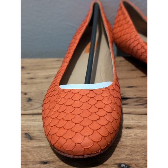 Miz Mooz Panther Orange Red Fish Scale 100% Leather NWOT Round Toe Flat Sz 8.5 - Picture 4 of 9
